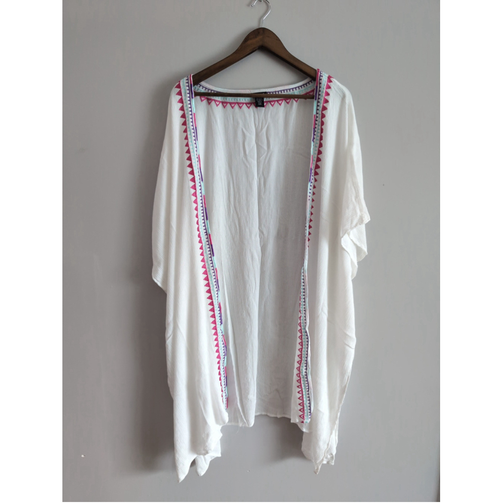 Torrid Long Kimono White Embroidery Short sleeve Women Sz 3/4 Summer Beach Sheer